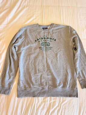 Patagonia Light Gray Crewneck Sweatshirt with Green Logo
